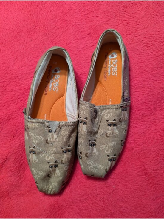 BOBS from Skechers Shoes - Skechers BOBS X Grumpy Cat Slip On Shoes Womens Size 8 Taupe Alpargata Flats